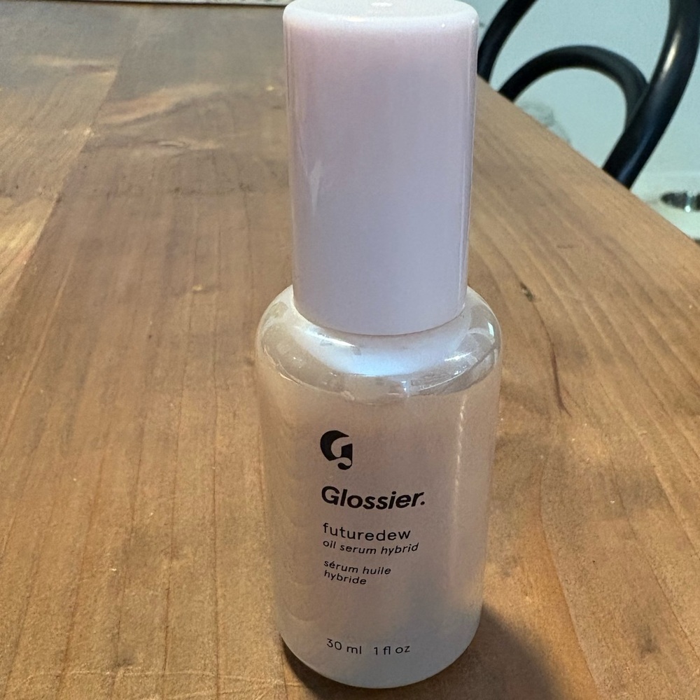 Glossier Futuredew oil serum hybrid